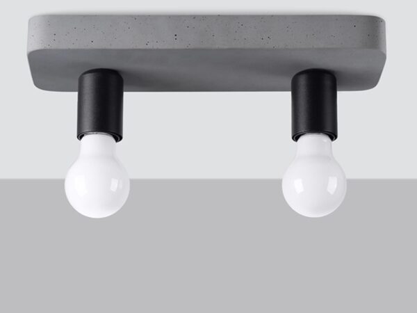 Lampa betonowa sufitowa z trzema żarówkami, styl industrialny