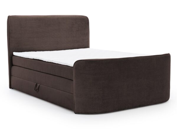 Ciemnobrązowe łóżko z prostym kształtem i niskim profilem w stylu industrialnym