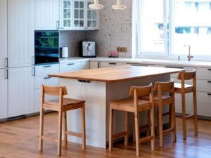 miniaturka Stołek Barowy Bellamy z Litego Dębu