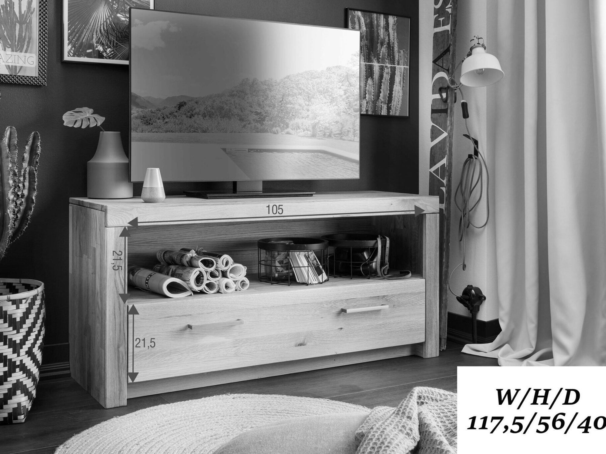 Czarno-białe zdjęcie drewnianej szafki RTV – podział wnętrza na segmenty