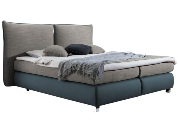 Łóżko z szerokim zagłówkiem i podwójnym materacem w kolorze niebieskim w stylu nowoczesnym