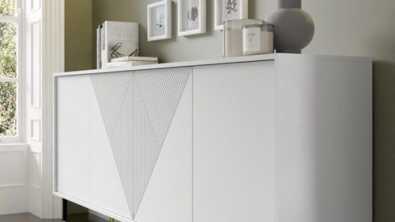 miniaturka Komoda Cora z Pozłacanymi Nóżkami Przestronna