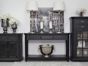 miniaturka Czarna konsola klasyczna z uchwytami mosiężnymi – Siena