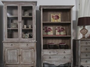 miniaturka Kredens z bielonego drewna paulowni na giętych nóżkach – Viva