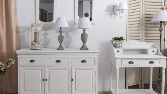 miniaturka Witryna klasyczna z metalowymi uchwytami – Latina