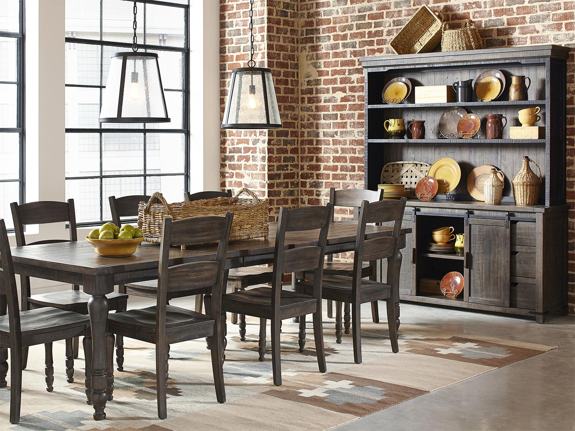 Aranżacja jadalni w stylu loftowym z drewnianym stołem i kredensem Aranżacja jadalni w stylu loftowym z drewnianym stołem i kredensem