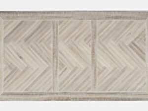 miniaturka Jasny stolik z drewnianą intarsją w jodełkę – Avola