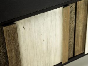 miniaturka Drewniana komoda retro z 3D frontami z akacji – Mondo