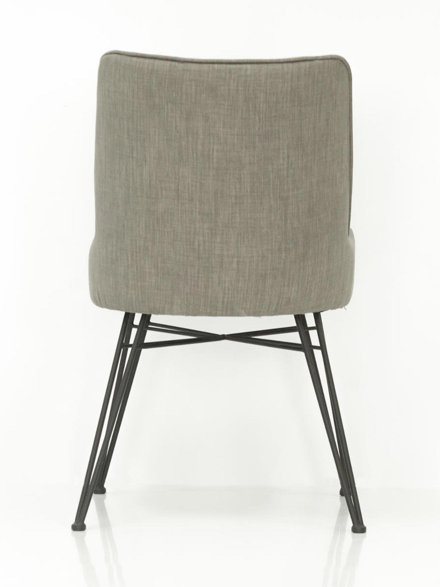 Nowoczesne krzesło do jadalni na czarnych metalowych nogach Nowoczesne krzesło do jadalni na czarnych metalowych nogach