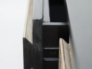 miniaturka Retro konsola z frontami 3D wykonanymi z akacji – Mondo