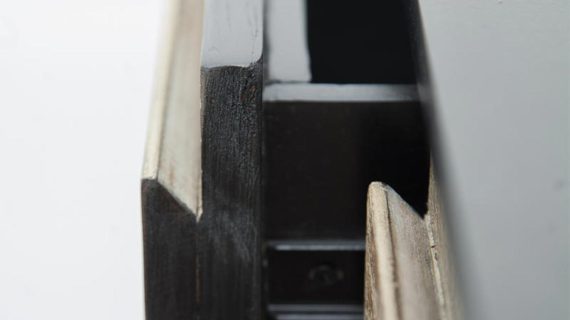 miniaturka Retro konsola z frontami 3D wykonanymi z akacji – Mondo