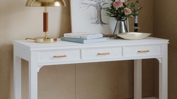 miniaturka Białe Biurko Klasyczne z USB i Szufladami – Avola