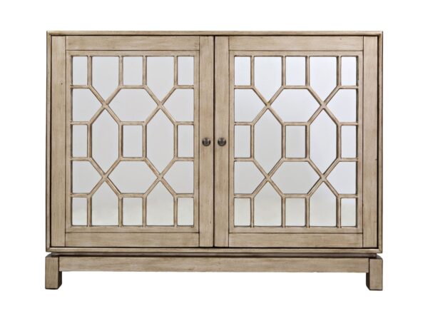 Komoda beżowa z lustrzanymi frontami w geometryczny wzór, na drewnianych nogach