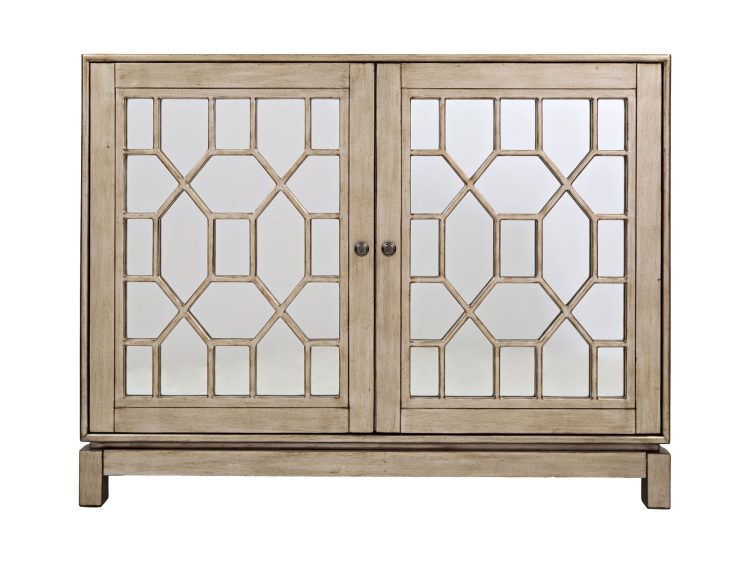 Komoda beżowa z lustrzanymi frontami w geometryczny wzór, na drewnianych nogach