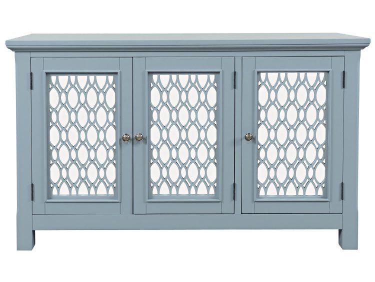 Komoda w kolorze błękitnym z ażurowymi frontami w stylu prowansalskim