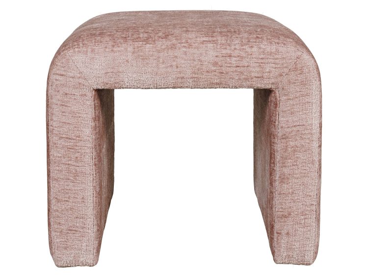 Puf w różowej tkaninie boucle o minimalistycznym łukowym kształcie