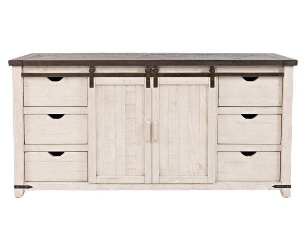 Kredens kuchenny w stylu farmhouse z białymi frontami i czarnym blatem