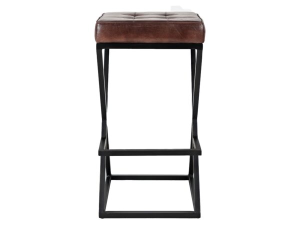 Hoker barowy z brązowym skórzanym siedziskiem i czarnymi nogami, widok z boku