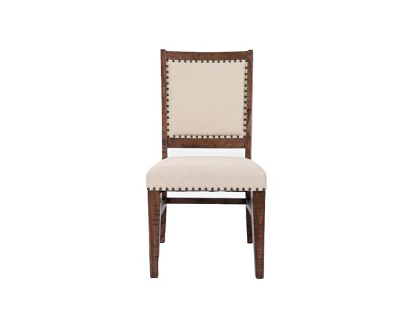 Krzesło jadalniane z tapicerowanym siedziskiem w kolorze beżowym i ozdobnymi gwoździami