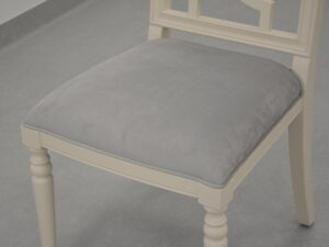 miniaturka Białe Krzesło Tapicerowane Toczone Nogi Antyczne – Dijon