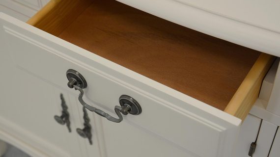 miniaturka Prowansalska Komoda Antyczna Biel Ozdobne Uchwyty – Dijon