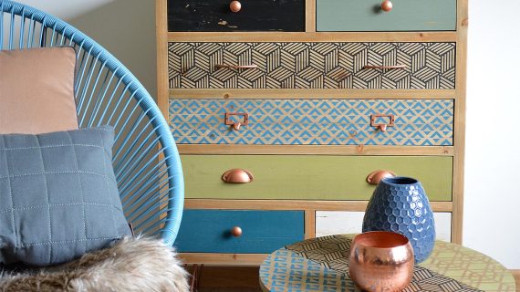 miniaturka Szafka retro z naturalnego drewna na miedzianych nóżkach – Amalfi