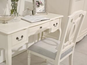 miniaturka Białe Krzesło Tapicerowane Toczone Nogi Antyczne – Dijon