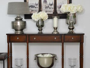 miniaturka Konsola Hampton z efektem kornikowania – Avola