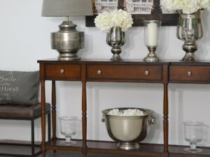 miniaturka Konsola Hampton z efektem kornikowania – Avola