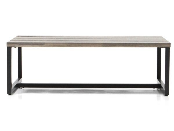 Detal blatu z drewna i metalowej ramy w stylu loftowym