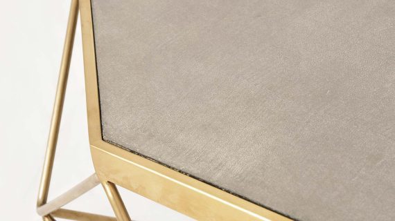 miniaturka Stolik glamour z cementowym blatem i geometryczną konstrukcją – Luxe