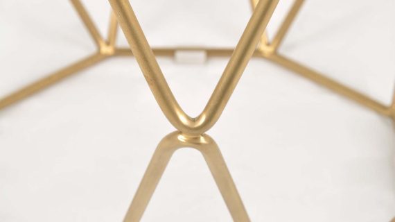 miniaturka Stolik glamour szary z betonowym blatem i złotą podstawą – Luxe