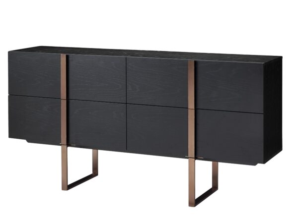 Wysoka czarna komoda z drewnianymi nogami, widok z boku
