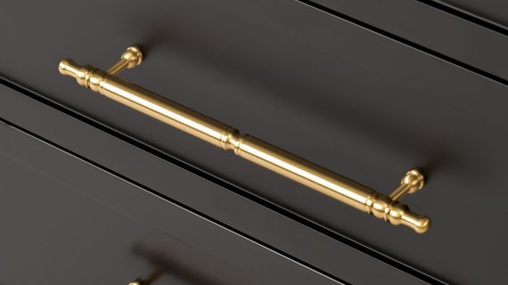 miniaturka Czarna Szafka Elegancka Satynowa Złote Akcenty – Hamilton