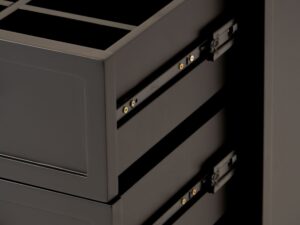 miniaturka Czarna Szafka Elegancka Satynowa Złote Akcenty – Hamilton