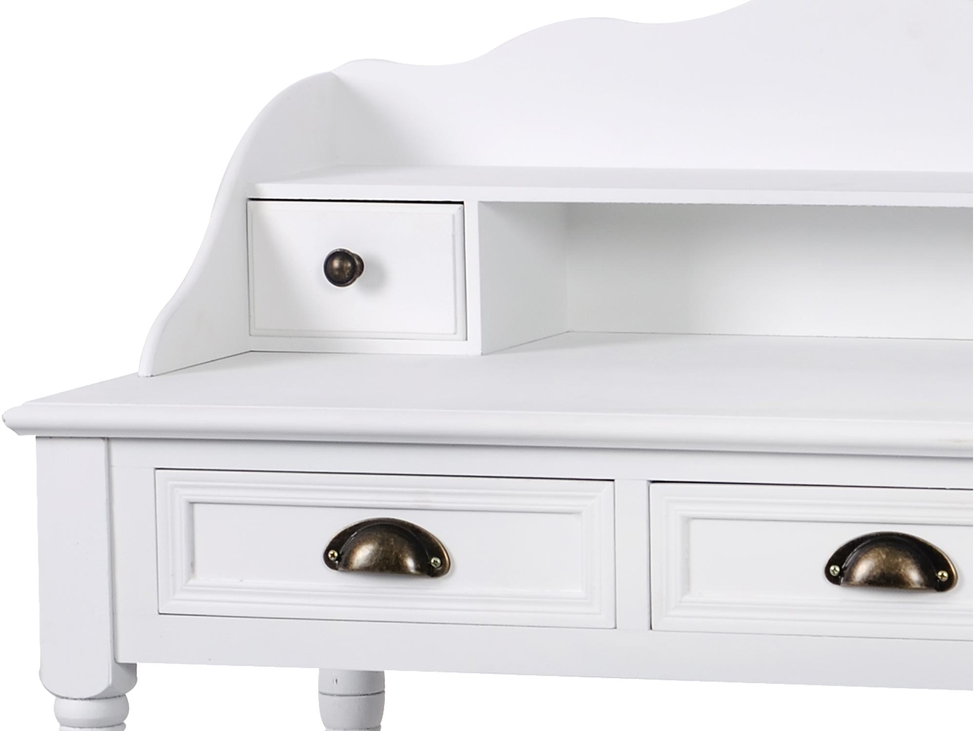 Uchwyt muszelkowy w białej komodzie shabby chic Uchwyt muszelkowy w białej komodzie shabby chic