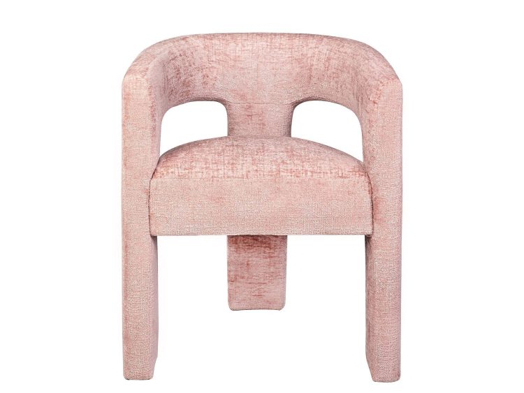 Krzesło tapicerowane w różowej tkaninie boucle z nogami obitymi materiałem