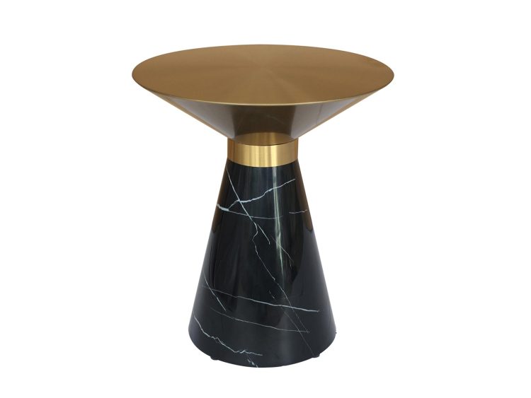 Nowoczesny stolik z czarnym marmurowym blatem i złotą podstawą w formie odwróconego lejka