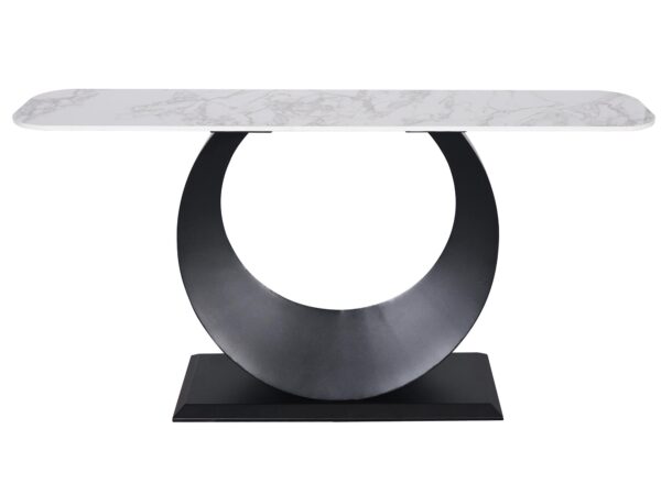 Stół z blatem z białego marmuru na czarnej, okrągłej podstawie w formie pierścienia