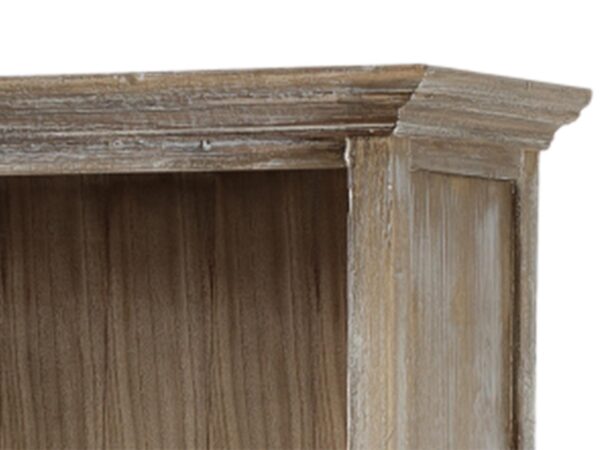 Detal wieńca górnego mebla rustykalnego z postarzaną fakturą