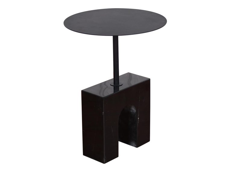 Okrągły stolik kawowy z czarnym blatem i masywną geometryczną podstawą