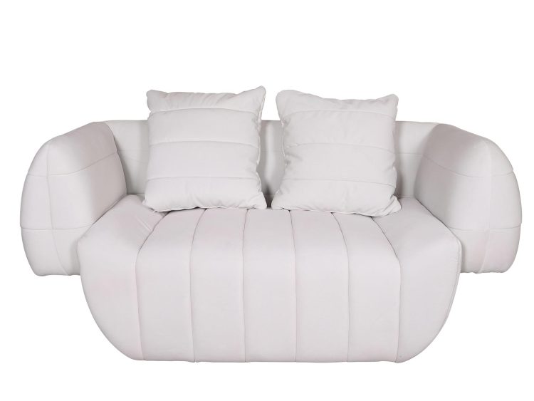 Sofa dwuosobowa w białym kolorze z nowoczesnym pikowaniem siedziska