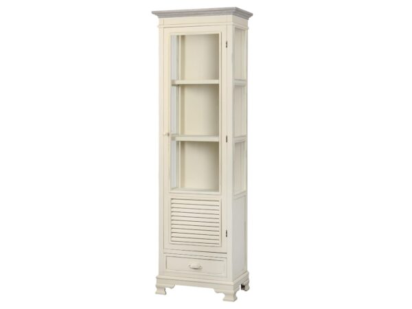 Wysoka witryna z półkami i lamelowymi drzwiczkami w stylu retro