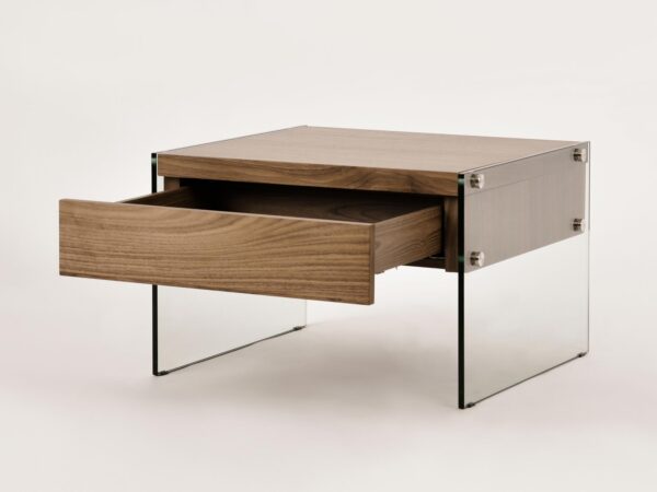 Komoda drewniana na szklanych nogach