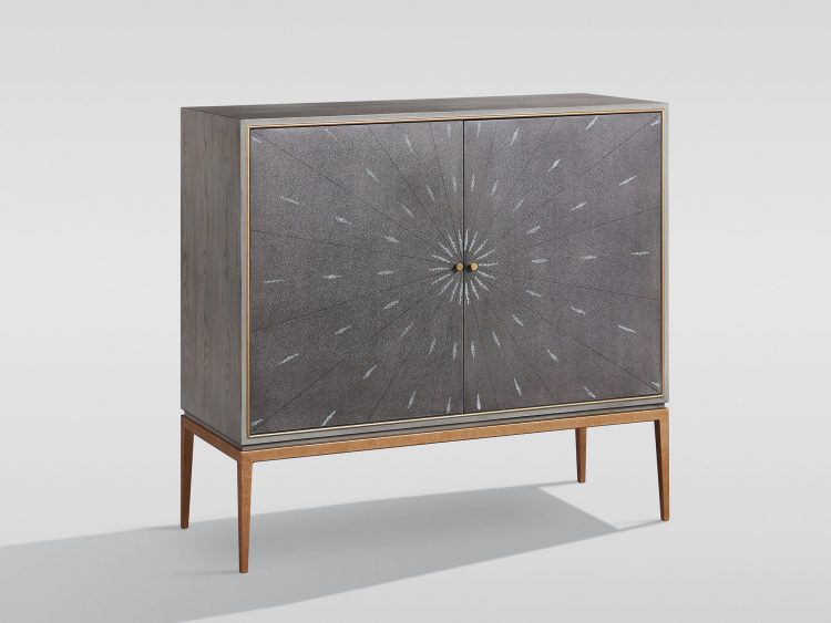 Luksusowa komoda czarna z frontami w srebrny wzór pełni księżyca