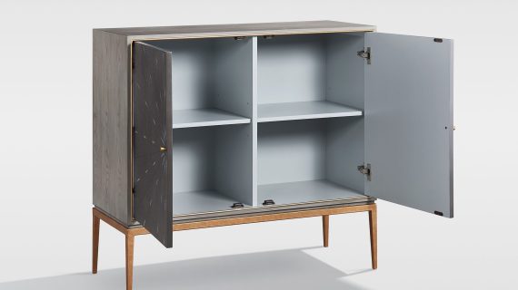 miniaturka Szara Komoda Ekoskóra Rekina Złote Akcenty – Eleganza