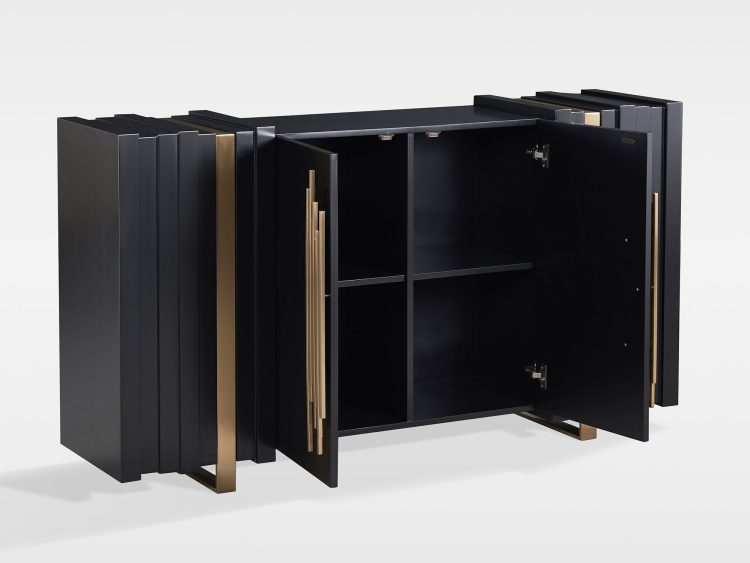 Luksusowa komoda czarna z ozdobnymi złotymi uchwytami w stylu art deco