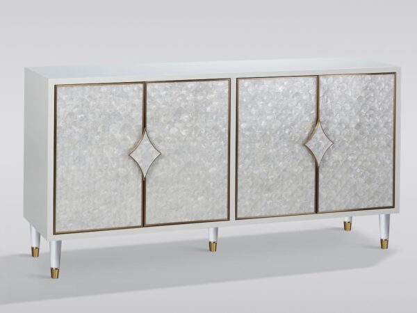 Biała komoda z frontami z masy perłowej i geometrycznym uchwytem, złote nóżki