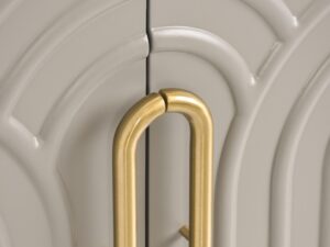 miniaturka Jasnoszara Komoda Wytłoczone Łuki na Frontach – Eleganza