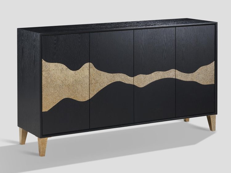 Komoda czarna z dekoracyjnymi frontami w złoty falisty wzór i półkami